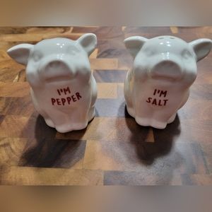 Farm Pig Salt and Pepper Shaker Set, I'M SALT  I'M PEPPER